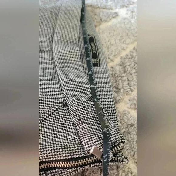 Zara Black & white Checkered Dress pants, size medium - Picture 7 of 13